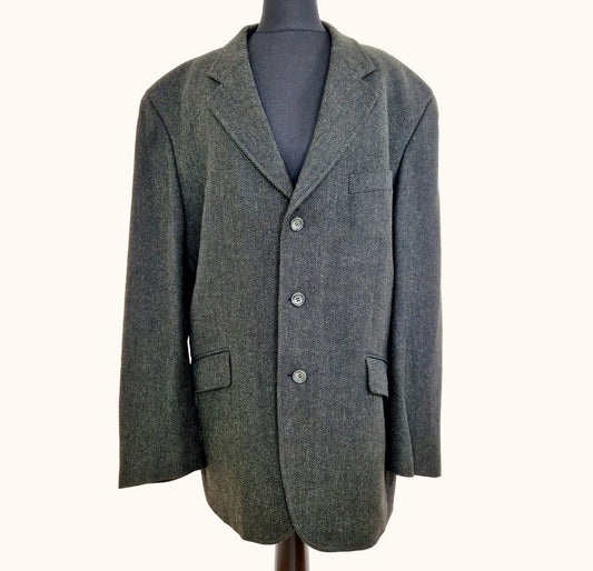 Einzigartiger und nachhaltiger Vintage Blazer in schwarz-oliv mit Fischgrätmuster. Front.