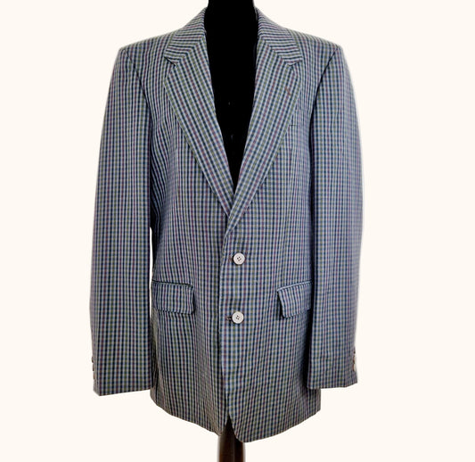 Einzigartiger und nachhaltiger Vintage Blazer in anthrazit-bordeaux-oliv, kariert. Front.