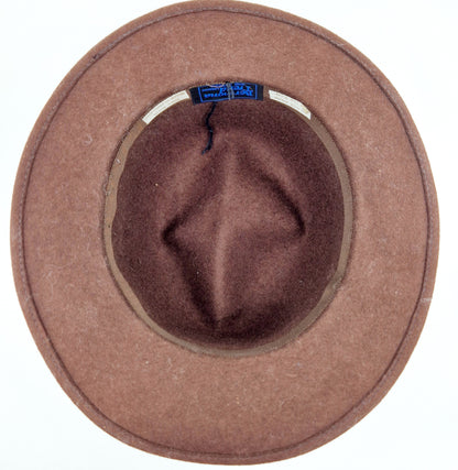 Einzigartiger und nachhaltiger Vintage Hut in braun. Unique and sustainable vintage hat in brown. Below.