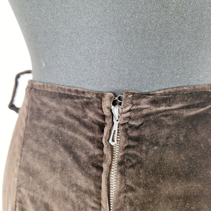 Einzigartiger und nachhaltiger Vintage Rock in braun, Samt. Unique and sustainable vintage skirt in brown, velvet. Zipper.