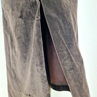 Einzigartiger und nachhaltiger Vintage Rock in braun, Samt. Unique and sustainable vintage skirt in brown, velvet. Slit.