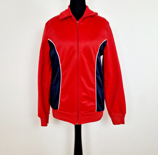 Einzigartige und nachhaltige Vintage Trainerjacke in rot-dunkelblau. Unique and sustainable vintage track jacket in red-dark blue. Front.