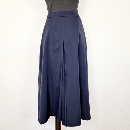 Einzigartige und nachhaltige Vintage Culotte in dunkelblau. Unique and sustainable vintage culotte in dark blue. Back.