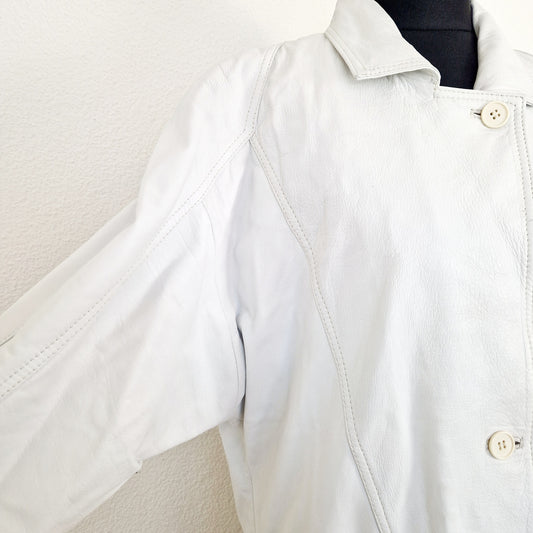 Einigartige und nachhaltige Vintage Jacke in weiss und Leder. Unique and sustainable vintage jacket in white and leather. Sleeve.
