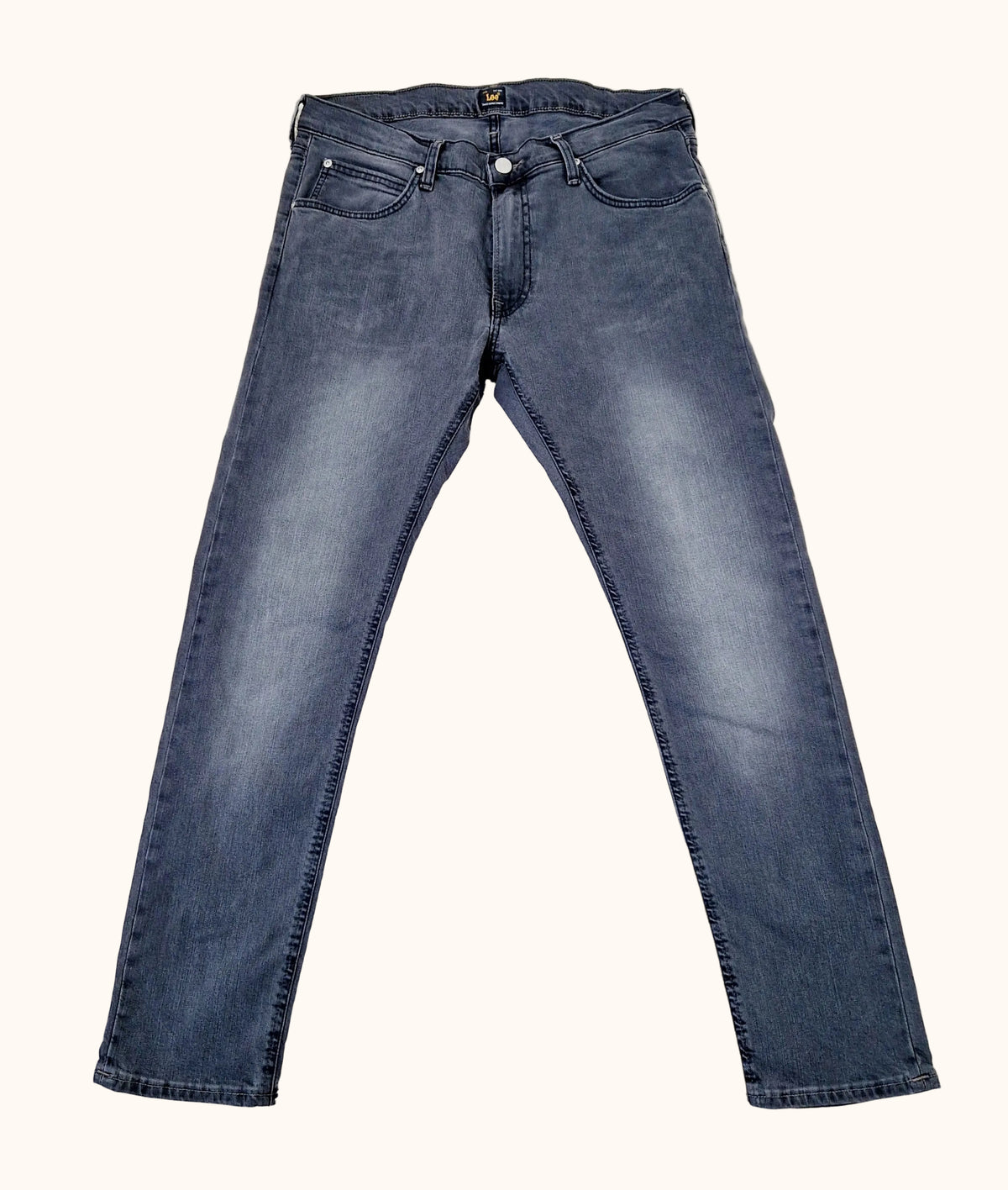 Einzigartige und nachhaltige Vintage Jeans in grau von Lee. Front.