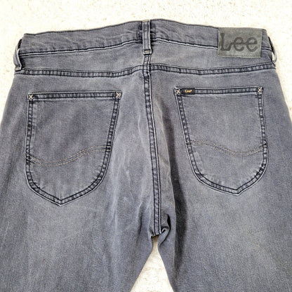 Einzigartige und nachhaltige Vintage Jeans in grau von Lee. Back 2.