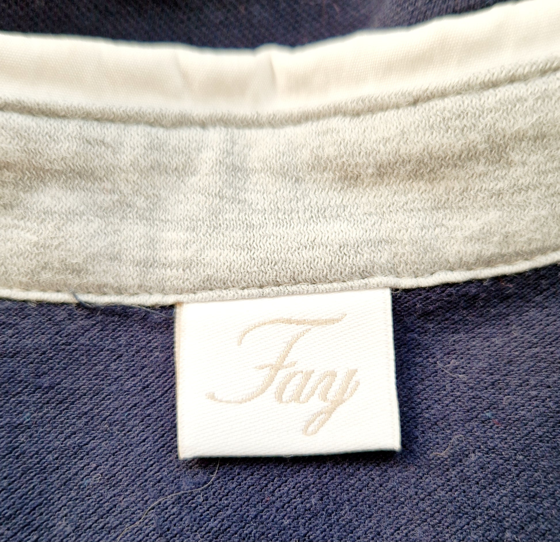 Einzigartiges und nachhaltiges Vintage Top in blau-weiss-grau, Polo. Unique and sustainable vintage top in blue-white-grey, polo. Tag.