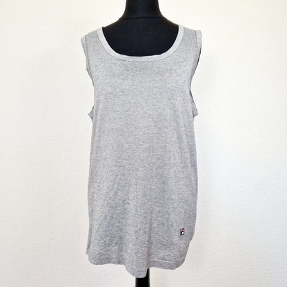 Einzigartiges und nachhaltiges Vintage Top in blau-weiss von FILA. Unique and sustainable vintage top in blue-white from FILA. Front. 