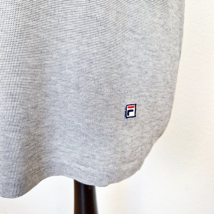 Einzigartiges und nachhaltiges Vintage Top in blau-weiss von FILA. Unique and sustainable vintage top in blue-white from FILA. Close-up 2.