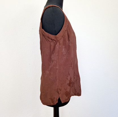 Einzigartiges und nachhaltiges Vintage Top in braun mit Blumen. Unique and sustainable vintage top in brown with flowers. Side.
