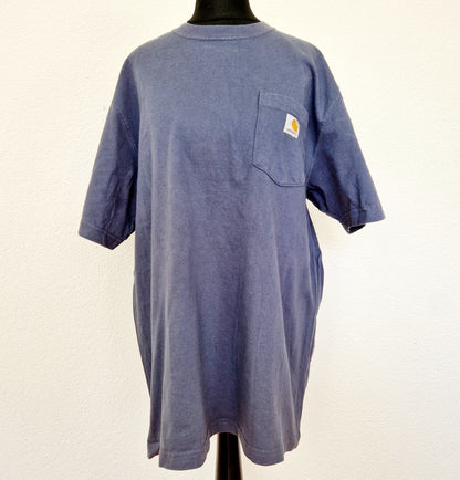 Einzigartiges und nachhaltiges Vintage T-Shirt in blaugrau von Carhartt. Unique and sustainable vintage t-shirt in blue grey from Carhartt. Front. 