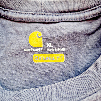 Einzigartiges und nachhaltiges Vintage T-Shirt in dunkelblau von Carhartt. Unique and sustainable vintage t-shirt in darkblue from Carhartt. Tag.