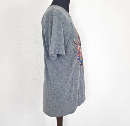 Einzigartiges und nachhaltiges Vintage T-Shirt in grau-rot-grün mit Marvel Figuren. Side.