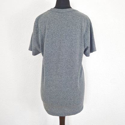 Einzigartiges und nachhaltiges Vintage T-Shirt in grau-rot-grün mit Marvel Figuren. Back.