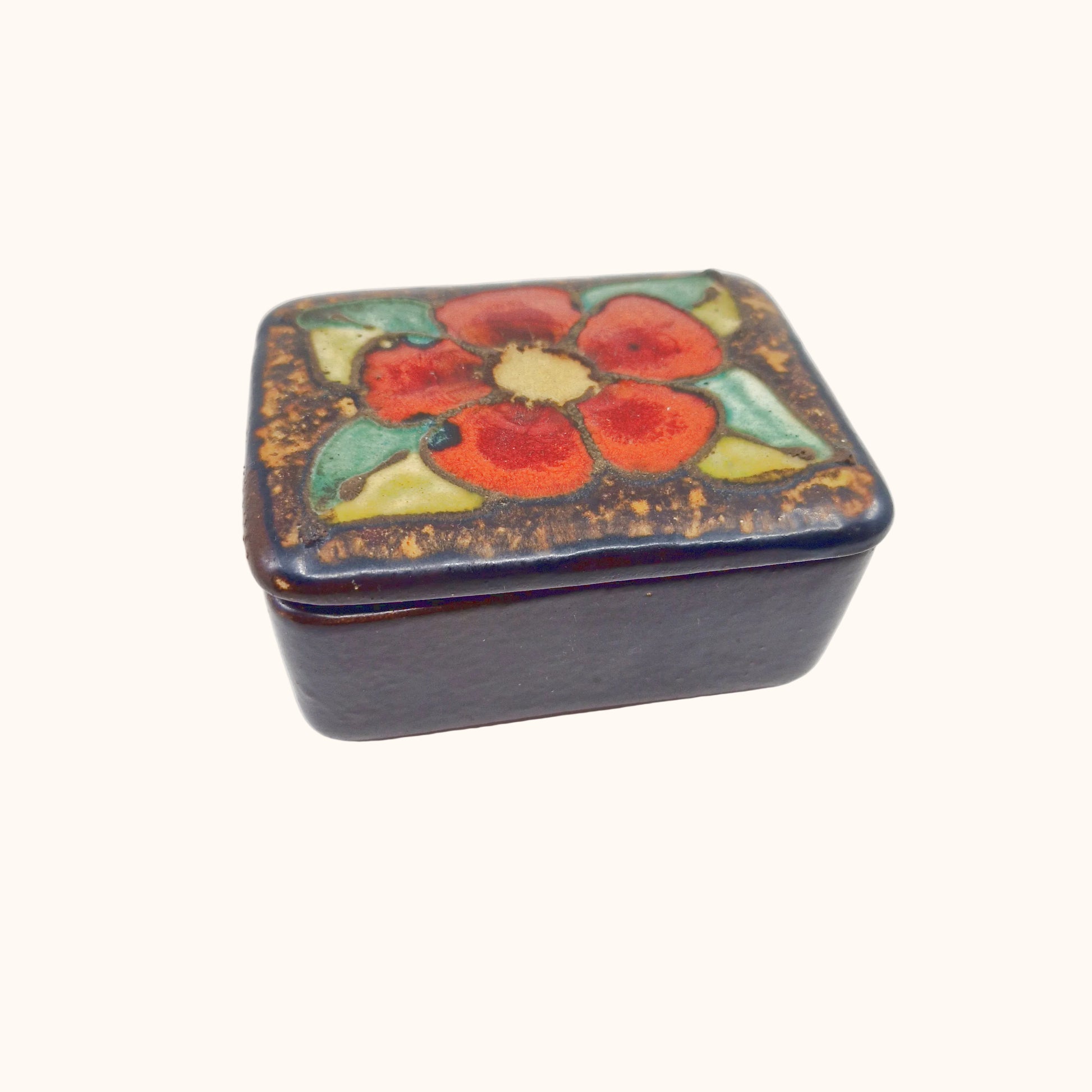 Einzigartige und nachhaltige Vintage Dose aus Keramik von Ruscha mit Blume. Side.