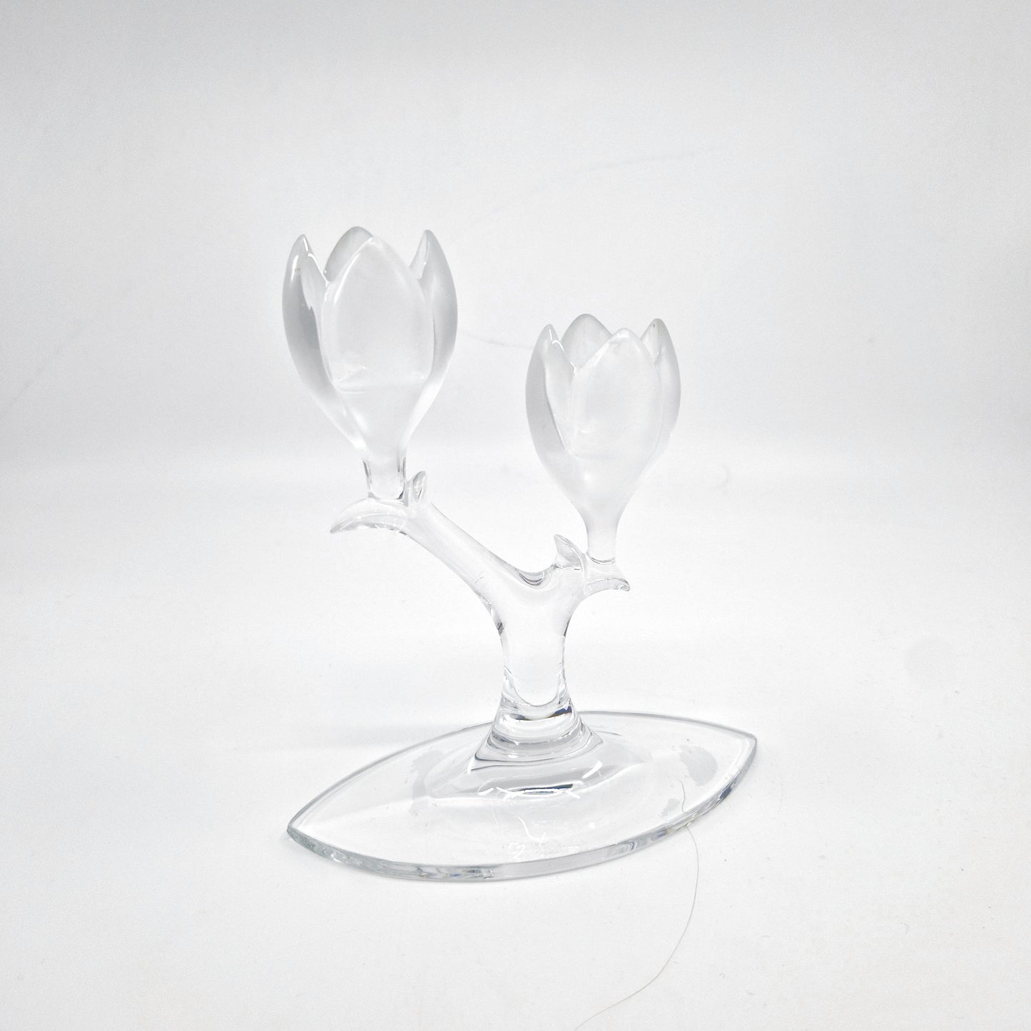 Einzigartiger und nachhaltiger Vintage Kerzenständer aus Glas in Tulpenoptik. Side.