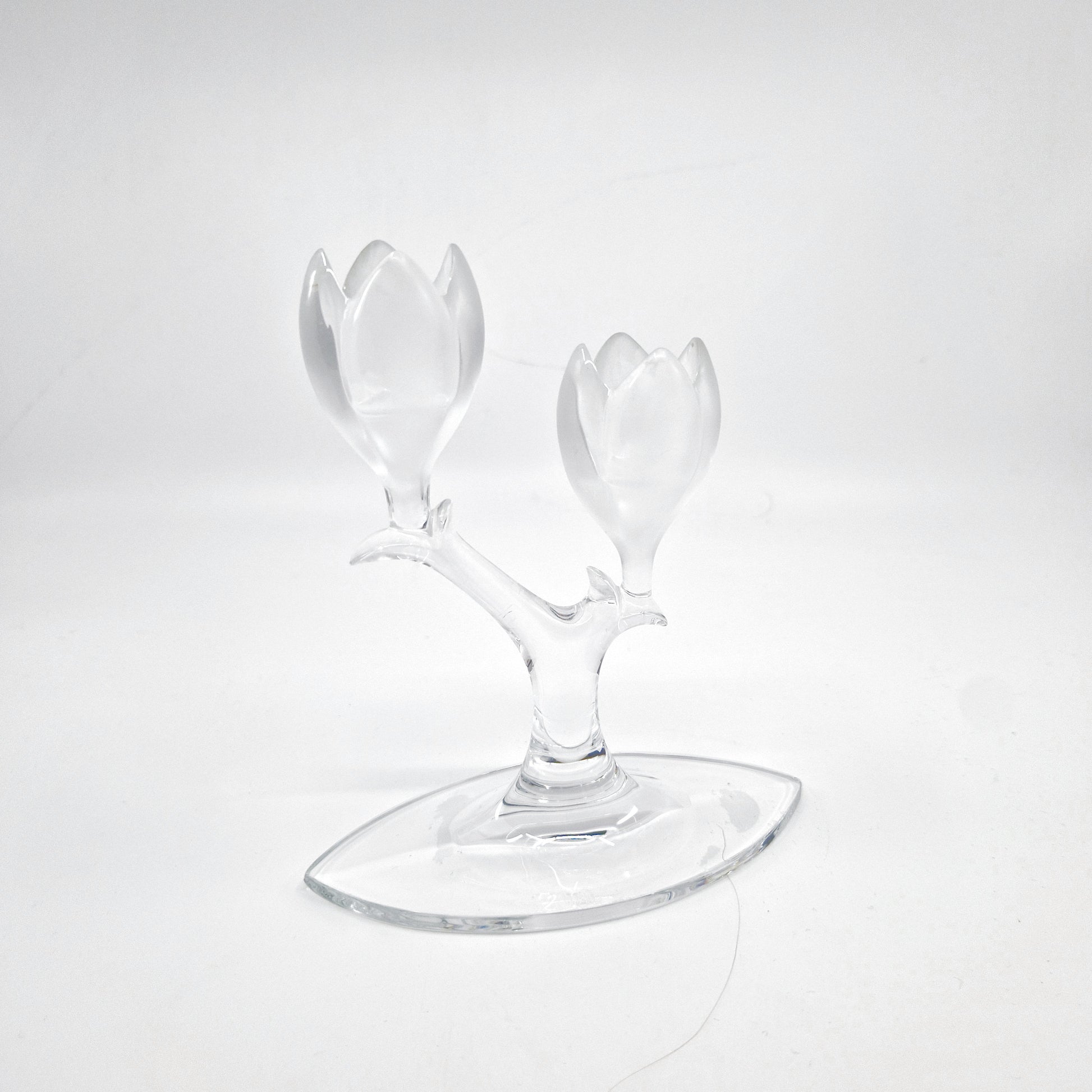 Einzigartiger und nachhaltiger Vintage Kerzenständer aus Glas in Tulpenoptik. Side.