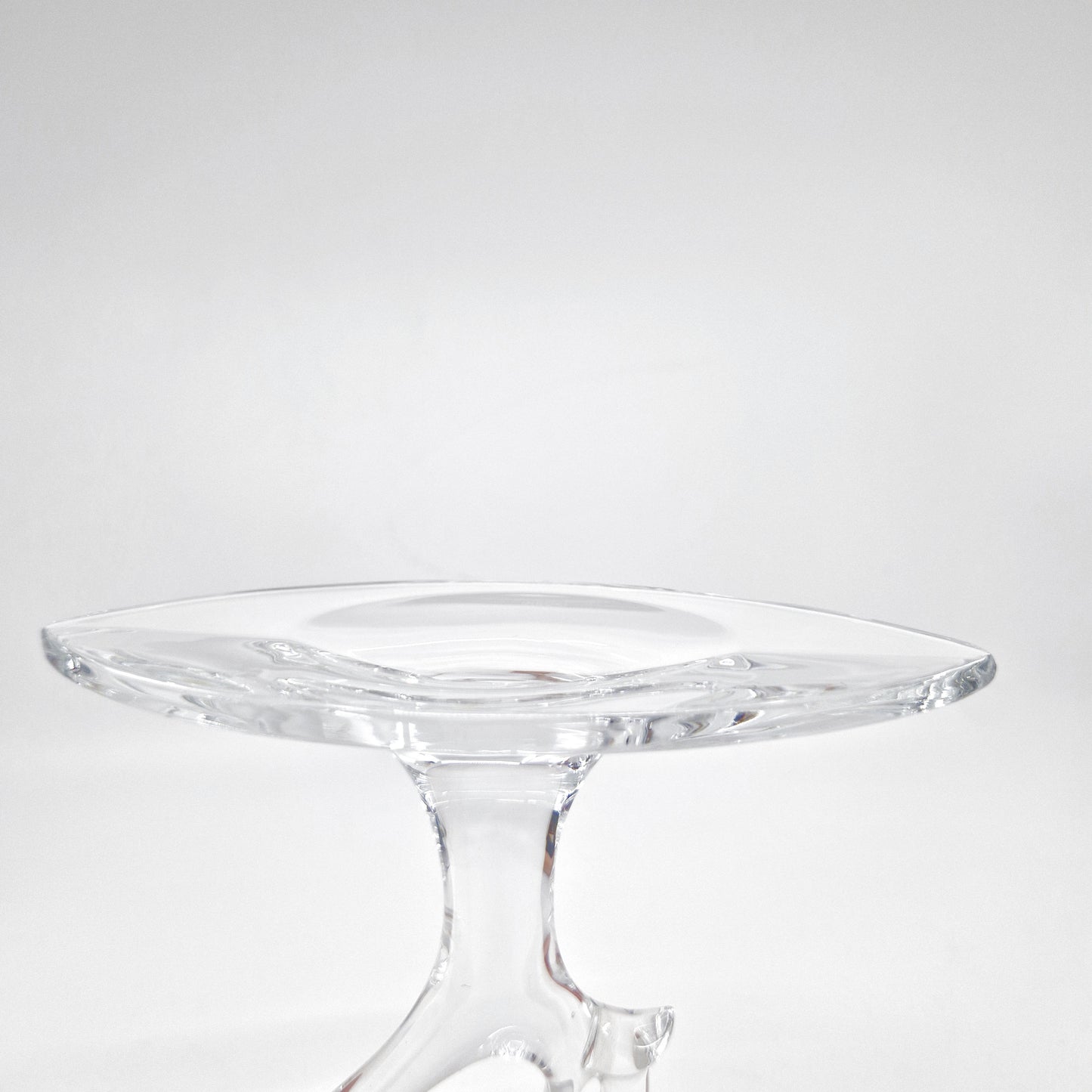 Einzigartiger und nachhaltiger Vintage Kerzenständer aus Glas in Tulpenoptik. Bottom.