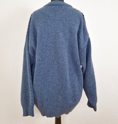 Einzigartiger und nachhaltiger Vintage Pullover (Men) in blau-gelb-hellblau, geometrisch. Unique and sustainable vintage pullover (men) in blue-yellow-light blue, geometric. Back.