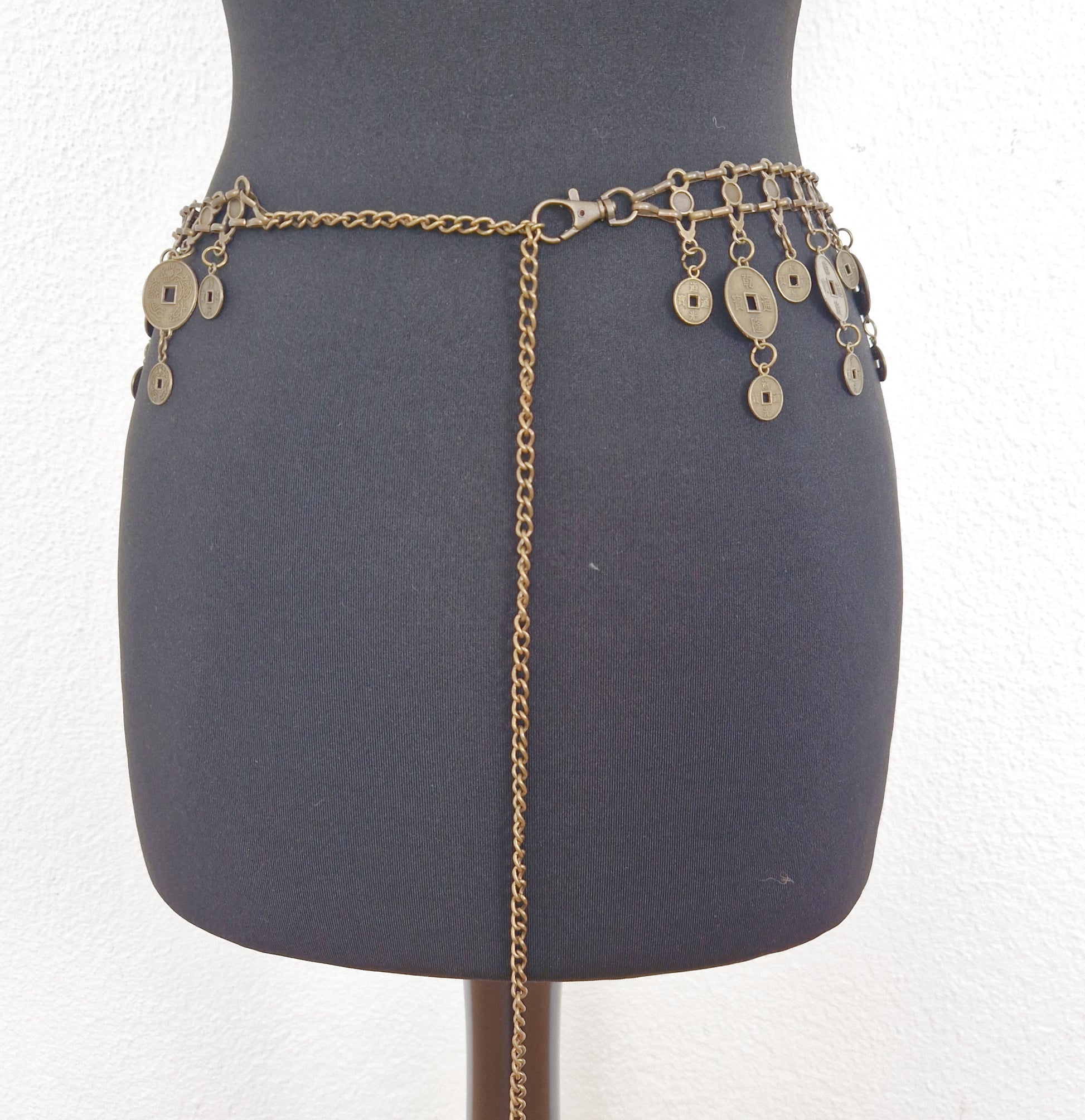 Einzigartiger und nachhaltiger Vintage Gürtel, Münzen. Unique and sustainable vintage belt, coins. Back.