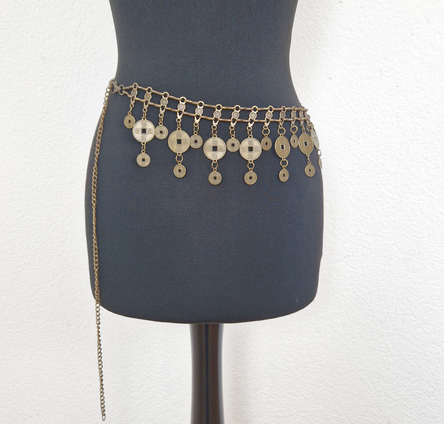 Einzigartiger und nachhaltiger Vintage Gürtel, Münzen. Unique and sustainable vintage belt, coins. Back.