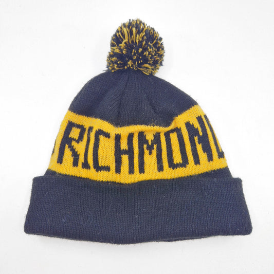 Einzigartige und nachhaltige Vintage Mütze/Beanie in schwarz-gelb, Richmond. Unique and sustainable vintage beanie in black-yellow, Richmond. Front.