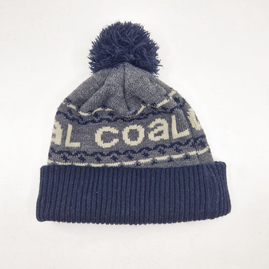 Einzigartige und nachhaltige Vintage Mütze/Beanie in schwarz-dunkelgrau-hellgrau, coal. Unique and sustainable vintage beanie in black-dark grey-light grey, coal. Front.