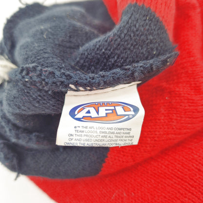 Einzigartige und nachhaltige  Vintage Mütze in rot-schwarz, Demons. Unique and sustainable vintage beanie in red-black, Demons. Tag.