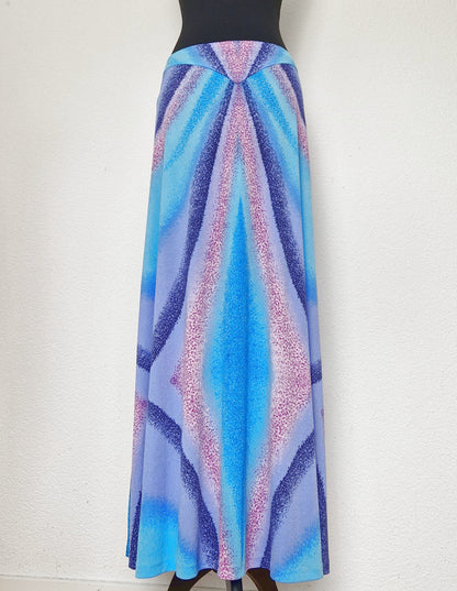 Einzigartiges und nachhaltiges Vintage Bikini mit Kleid in türkis-lila-blau. Unique and sustainable vintage bikini with dress in turquois-purple-blue. Skirt.