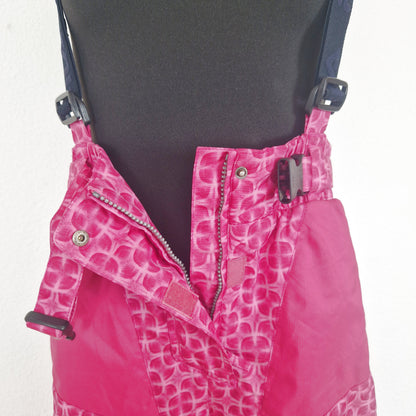 Einzigartige und nachhaltige Vintage Skihose in pink. Einzigartige und nachhaltige Vintage Skihose in pink. Close-up 4.