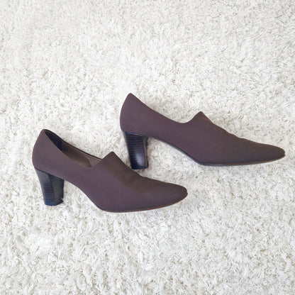 Einzigartigeund nachhaltige Vintage Schuhe in braun. Unique and sustainable vintage shoes in brown. Side.