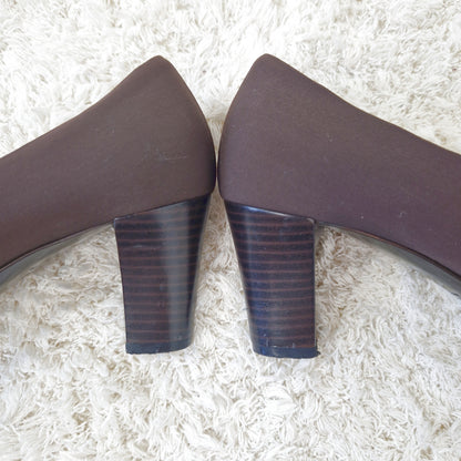 Einzigartigeund nachhaltige Vintage Schuhe in braun. Unique and sustainable vintage shoes in brown. Heels.
