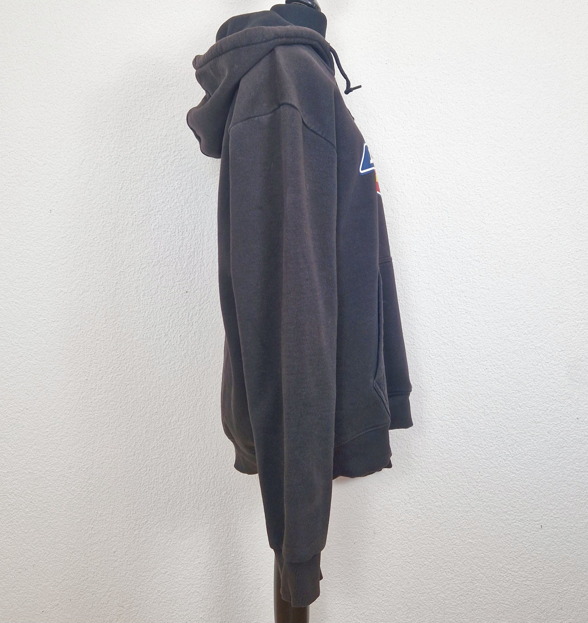 Einzigartiger und nachhaltiger Vintage Hoodie, Dickies. Unique and sustainable vintage hoodie, Dickies. Side.