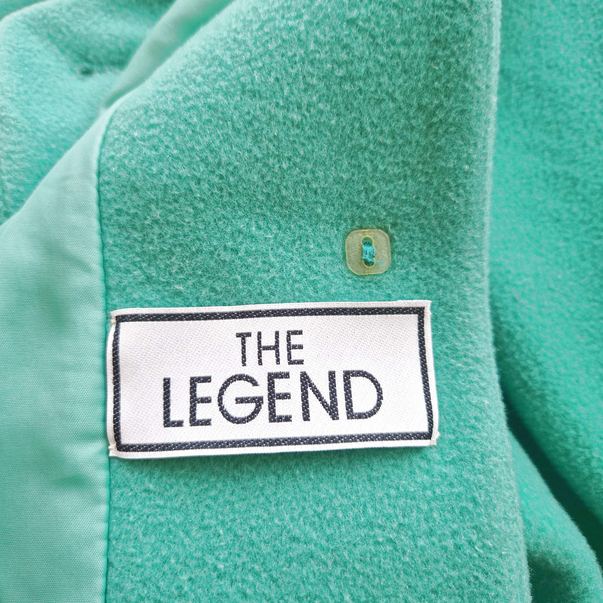 Einzigartiger und nachhaltiger Vintage Mantel in mintgrün mit Schal. Unique and sustainable vintage coat in mint green with scarf. Tag.