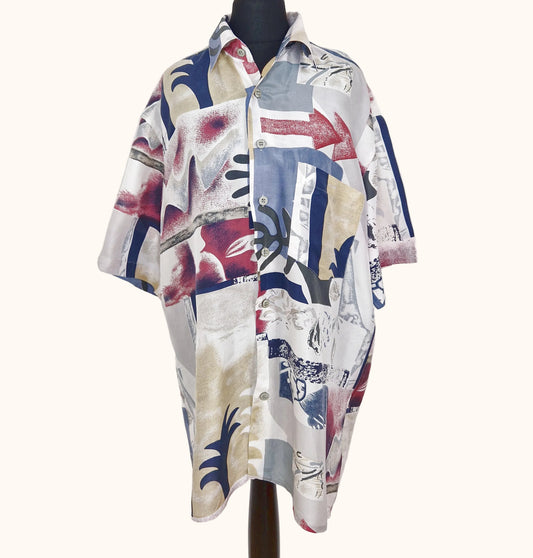 Einzigartiges und nachhaltiges Vintage Hemd in sand-blau-bordeaux aus Seide. Front. 