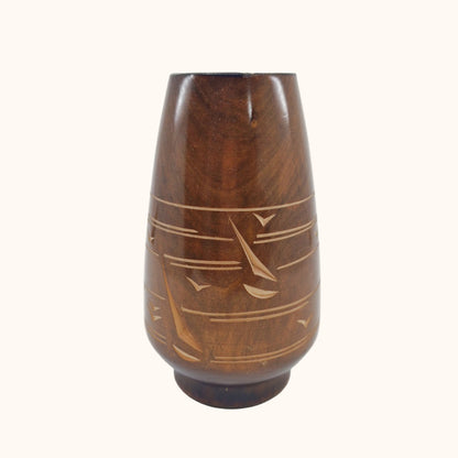 Einzigartige und nachhaltige Vintage Vase mit Schiffen aus Holz. Unique and sustainable vintage vase with boats made from wood. Front. 