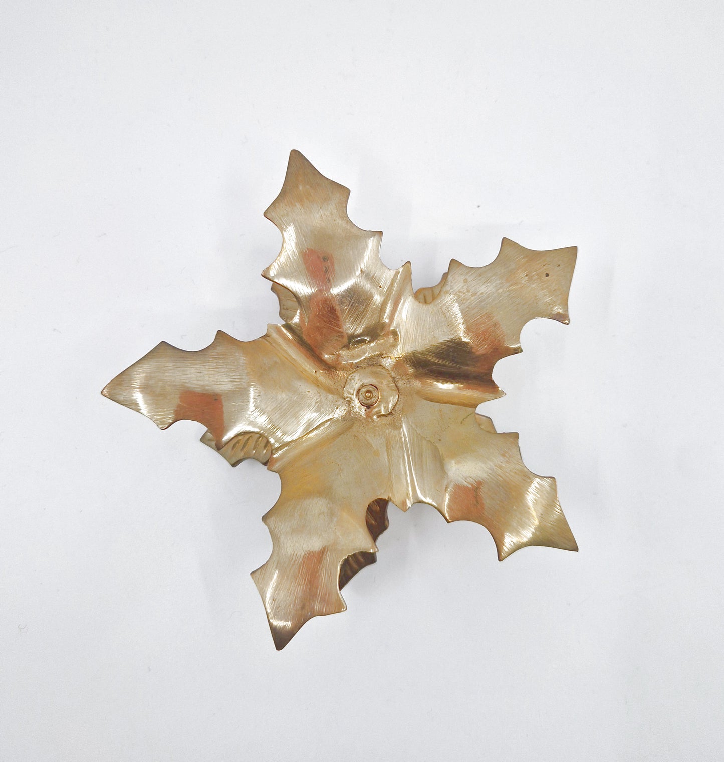 Einzigartiger und nachhaltiger Vintage Kerzenständer mit Blätter. Unique and sustainable vintage candle holder with leaves. Below.