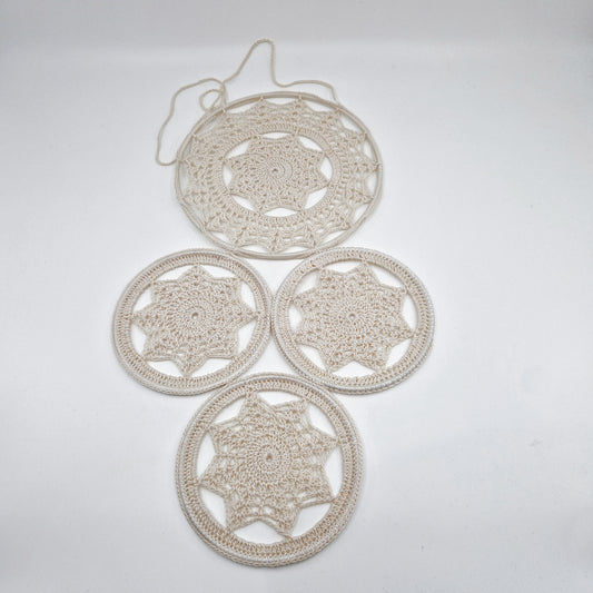 Einzigartiges und nachhaltiges Vintage Makramee, 4 Sterne. Unique and sustainable vintage makramé, 4 Stars. Front.