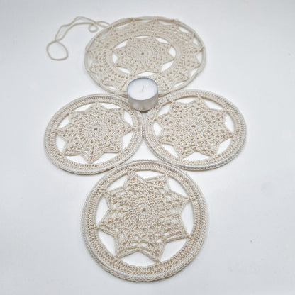 Einzigartiges und nachhaltiges Vintage Makramee, 4 Sterne. Unique and sustainable vintage makramé, 4 Stars. Scale reference.