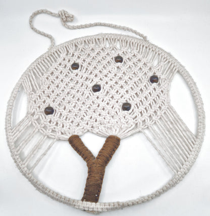 Einzigartiges und nachhaltiges Vintage Makramee, Baum, sand-braun. Unique and sustainable vintage makramé, tree, sand-brown. Front.