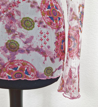 Einzigartiges und nachhaltiges Vintage Shirt, Langarm, in weiss-pink-oliv, mit Mesh. Unique and sustainable vintage shirt, long sleeves, in white-pink-olive, with mesh. Close-up 2.