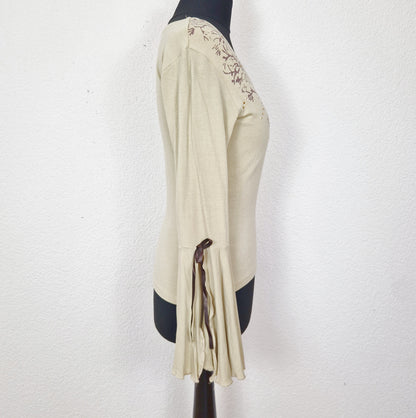 Einzigartiges und nachhaltiges Vintage Top in beige-braun, mit Blumen. Side.