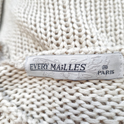 Einzigartiger und nachhaltiger Vintage Pullover in beige, asymmetrisch. Tag.