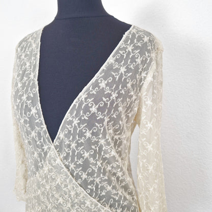 Einzigartige und nachhaltige Vintage Bluse, 3/4-Ärmel, in hellgelb. Close-up.