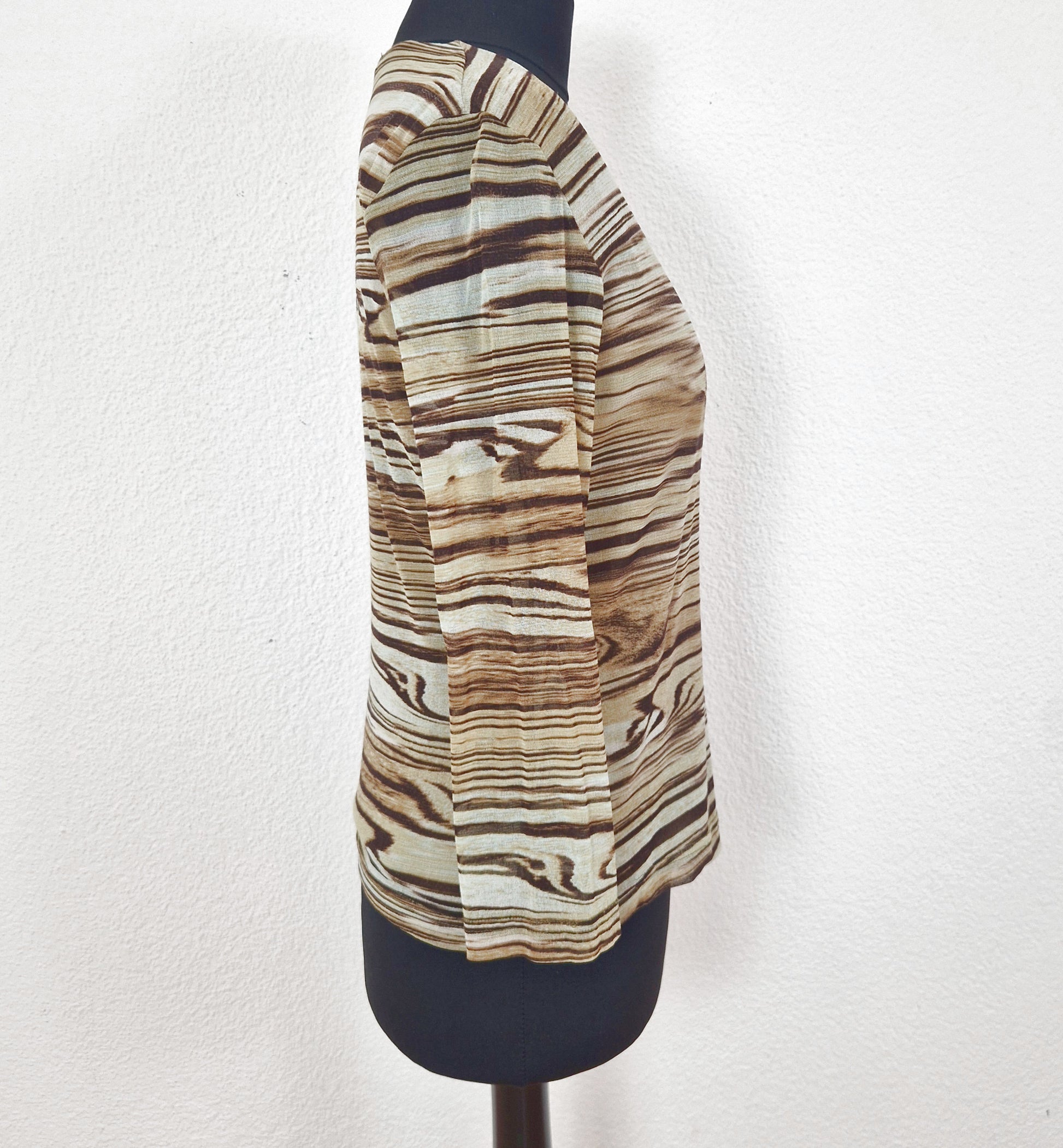 Einzigartiges und nachhaltiges Vintage Top in oliv-braun mit Streifen.    Side.