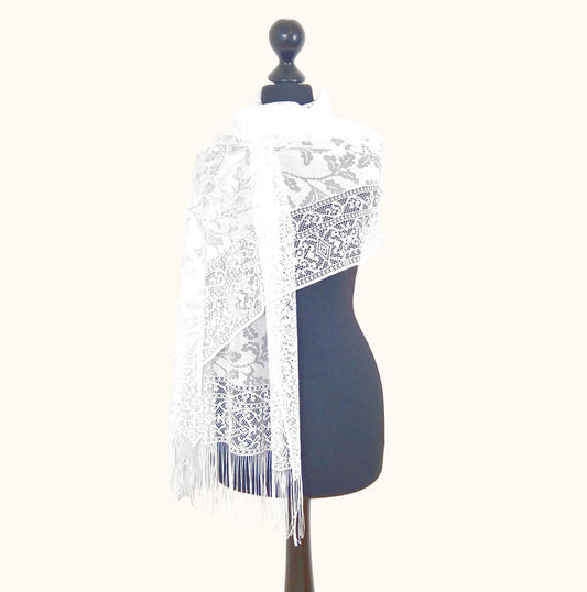 Einzigartiger und nachhaltiger Vintage Schal in weiss mit Lochmuster. 1.