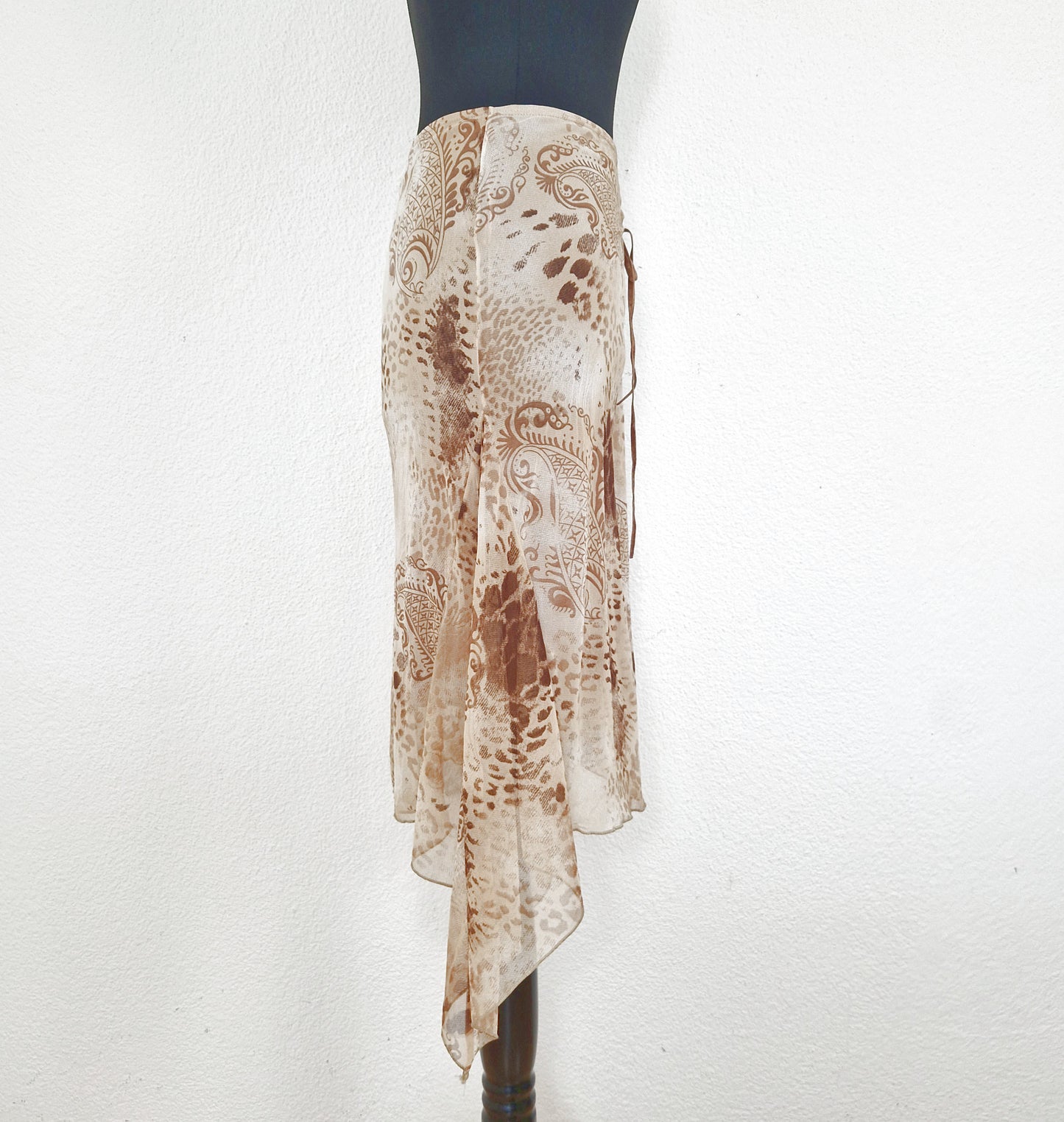 Einzigartiger und nachhaltiger, asymmetrischer Vintage Rock in beige-braun. Side.