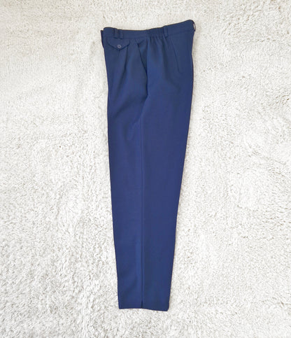 Einzigartige und nachhaltige, dunkelblaue Vintage Hose. Side flat.