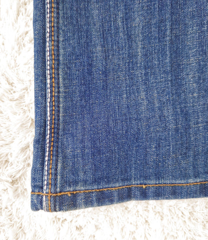 Einzigartige und nachhaltige Vintage Jeans in blau und low rise. Close-up 2.