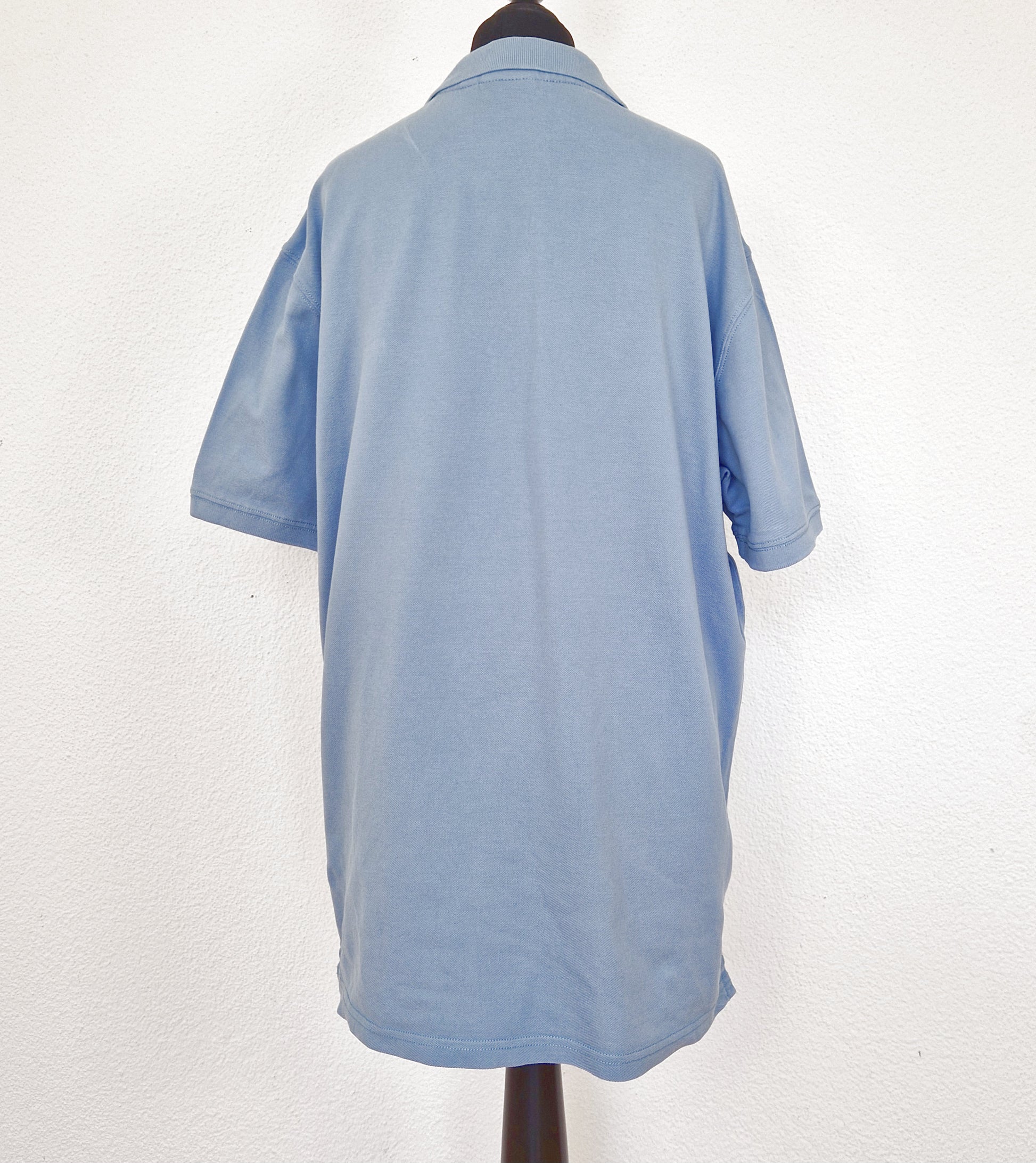 Einzigartiges und nachhaltiges Vintage Poloshirt in graublau von NAPAPIJRI. Back.